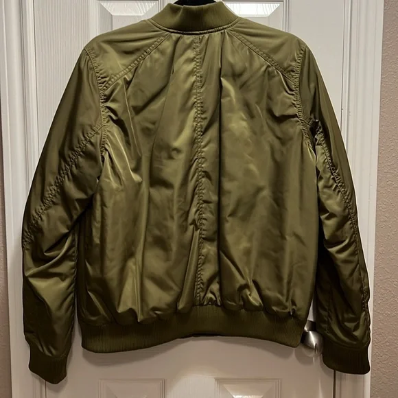 Old Navy Olive Green Bomber Jacket w/pockets, Size Large - Picture 7 of 13